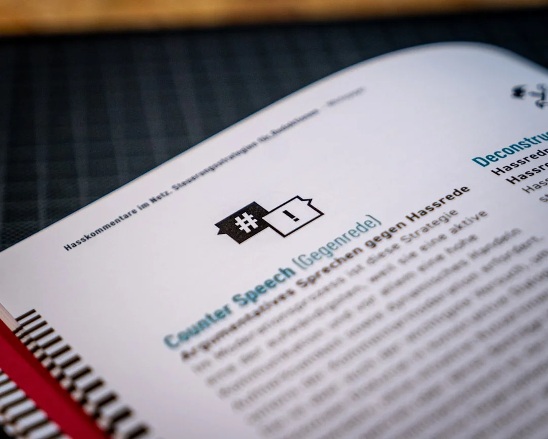 NLP-powered Slide Deck Summarization: a Practical Guide